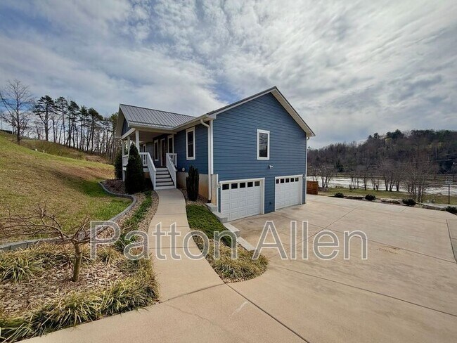 Building Photo - 207 Riverside View Dr