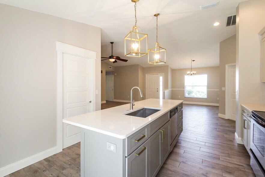 Building Photo - 4212 1st Ave NE