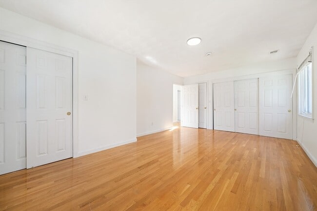 Building Photo - 28 Mansfield Rd