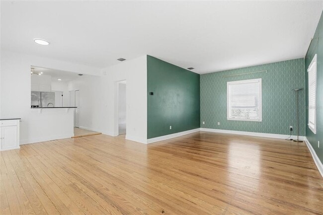 Building Photo - 1406 E Ridgewood St