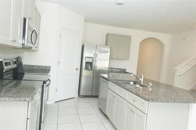 Building Photo - 3940 Silverstream Terrace