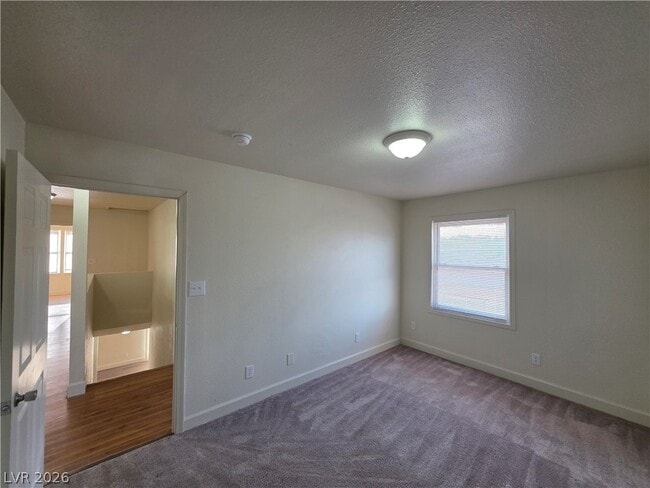 Building Photo - 1590 Mustang Dr