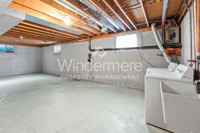 Building Photo - 822-824 N Wilbur Rd