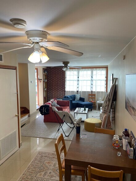 Building Photo - 211 Harding Ave