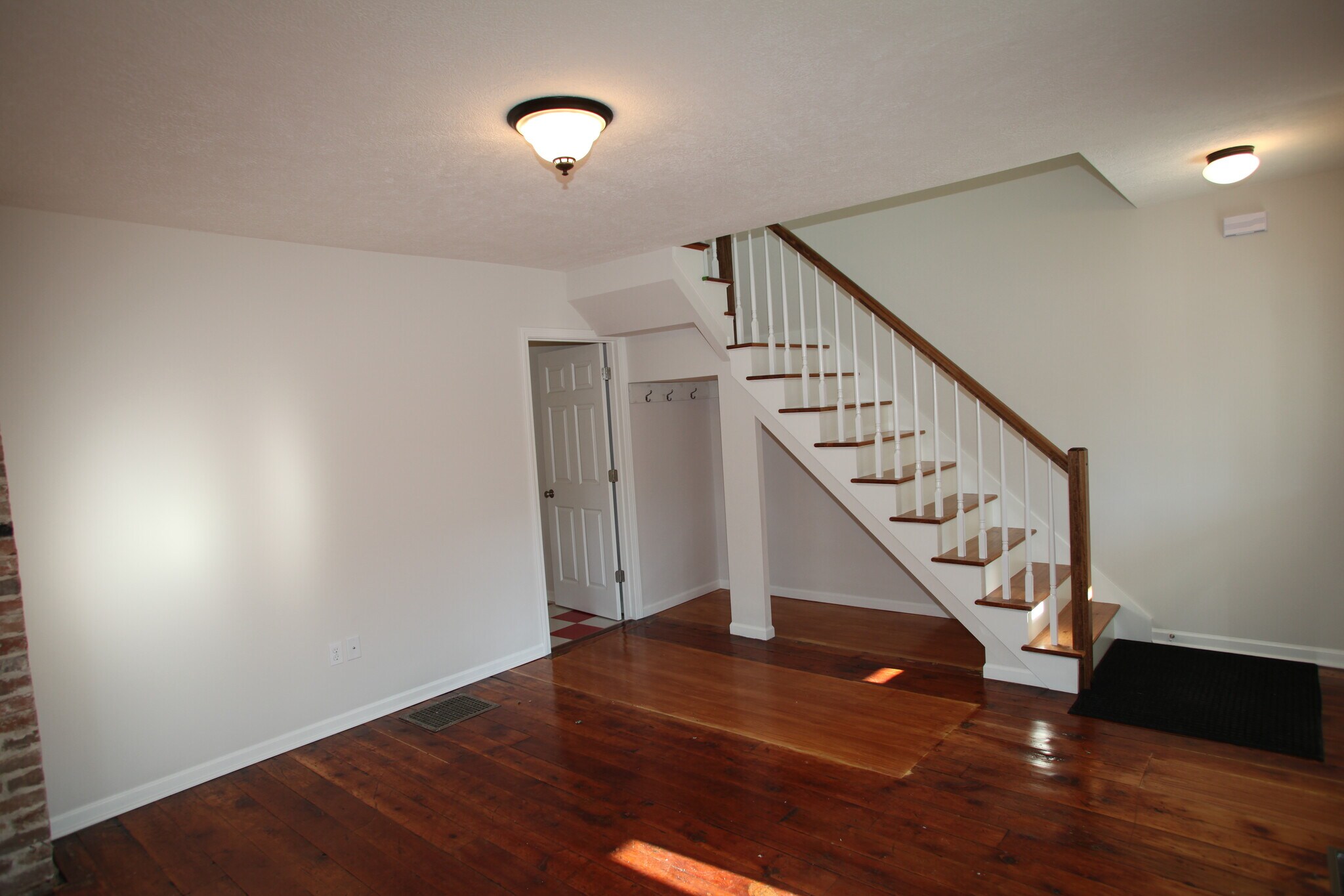 Building Photo - 808 Greene St