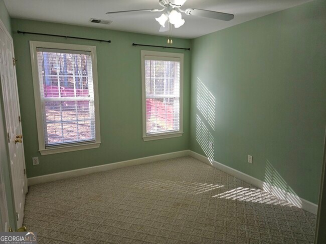 Building Photo - 185 Rock Hill Dr