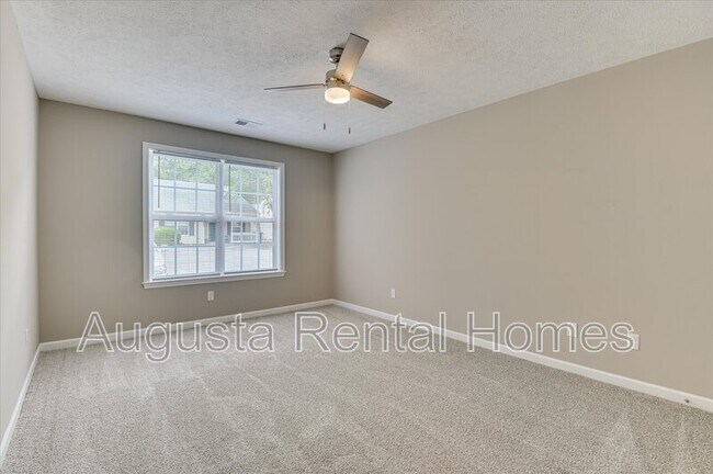 Building Photo - 111 Kelly Dr