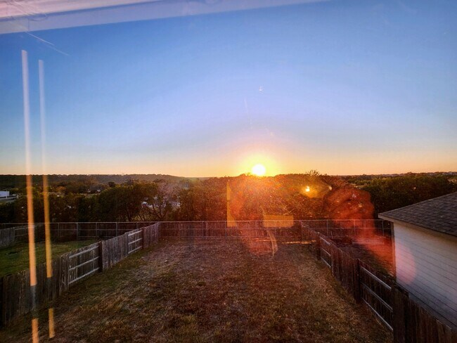 Building Photo - 600 Saturnia Dr