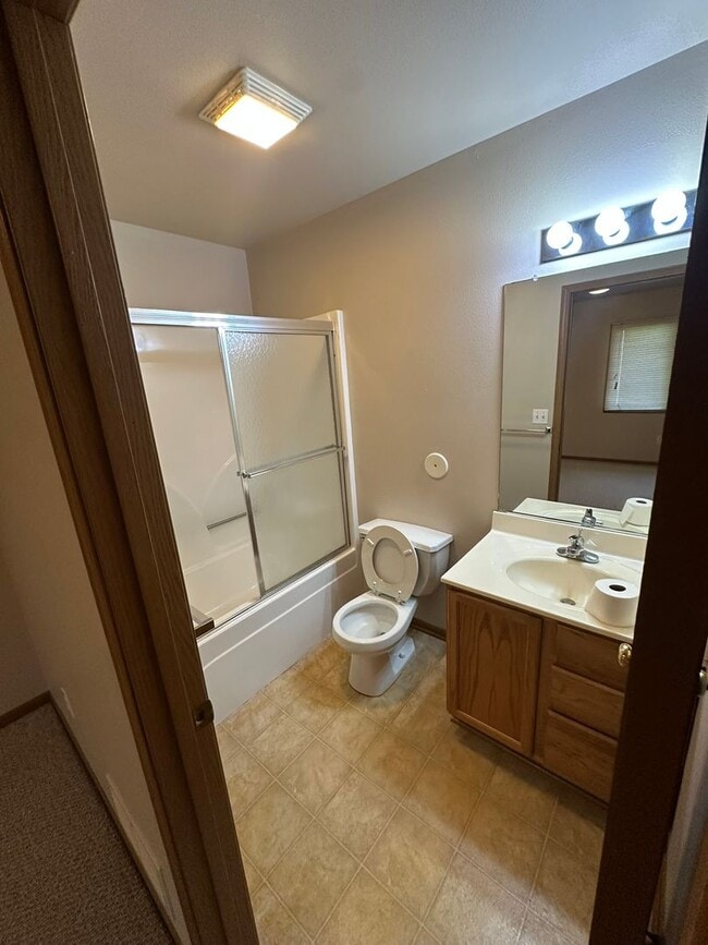 Building Photo - 3209 Polaris Dr