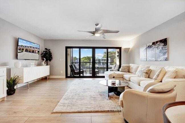 Building Photo - 210 Captains Walk