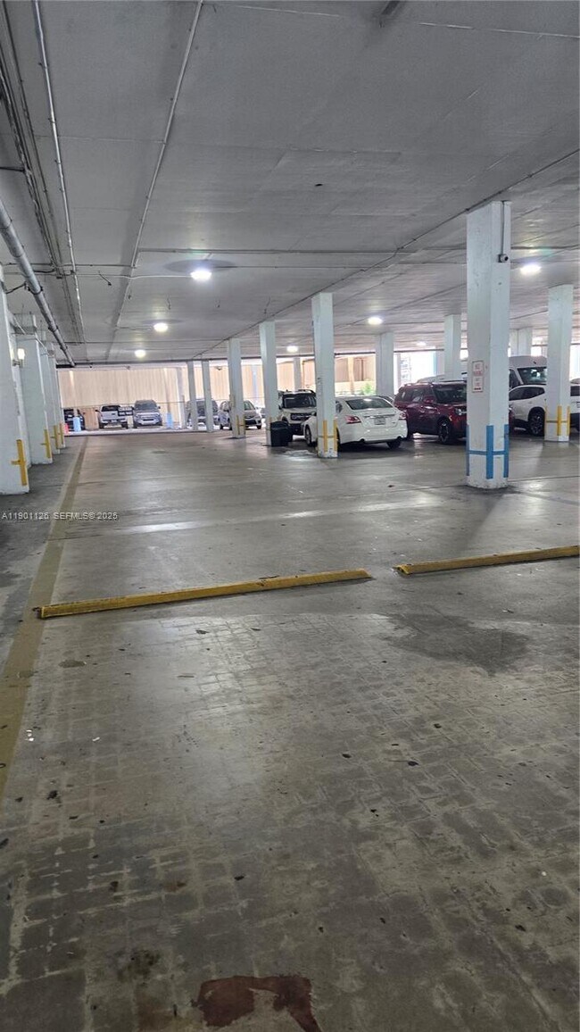 Building Photo - 13499 Biscayne Blvd