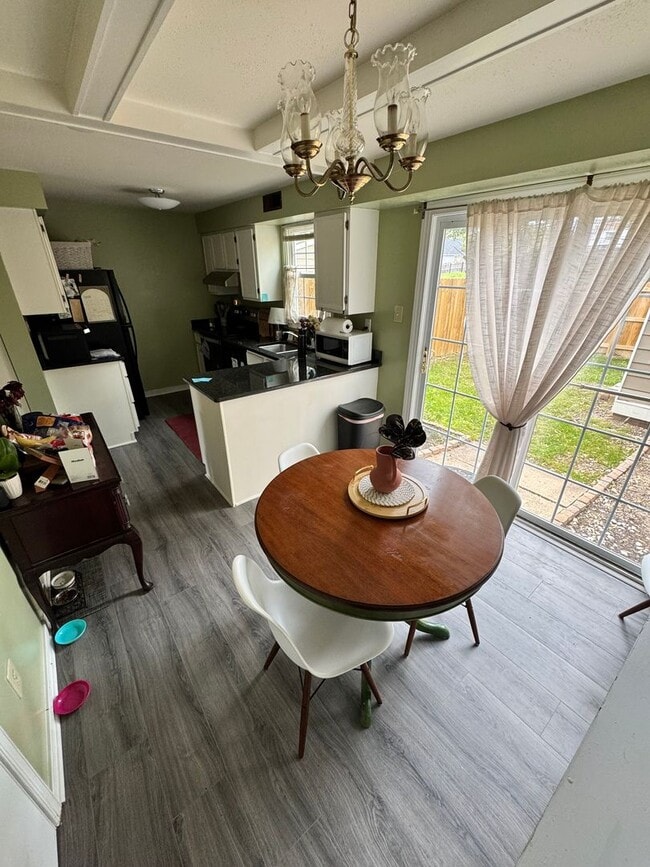 Building Photo - Spacious 3 Bed 2.5 Bath in Henrico/West End