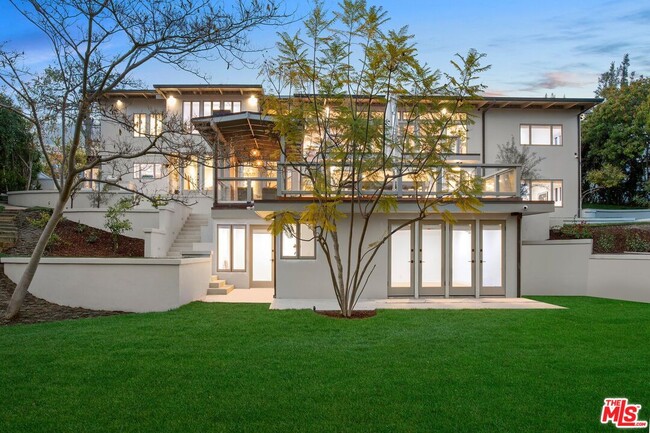 Building Photo - 1514 Sorrento Dr