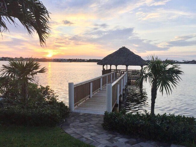Primary Photo - 8200 Lakeshore Dr