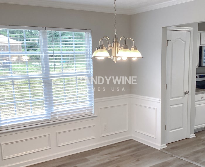 Building Photo - 2025 Newton Estates Dr