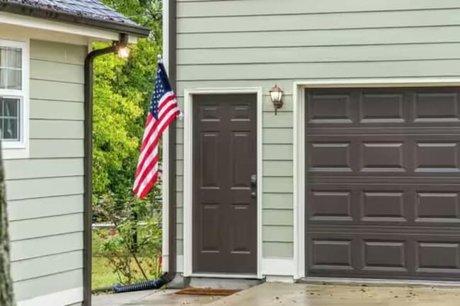 Building Photo - 206 E St