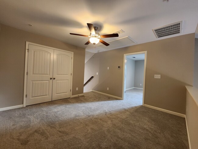Building Photo - 431 Tristan Wy