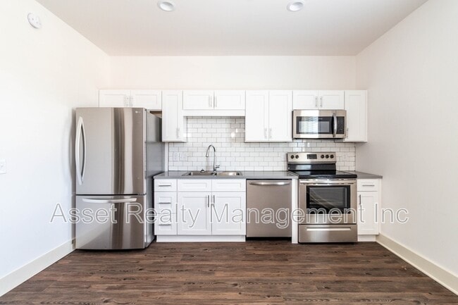 Building Photo - 1120 Franck St