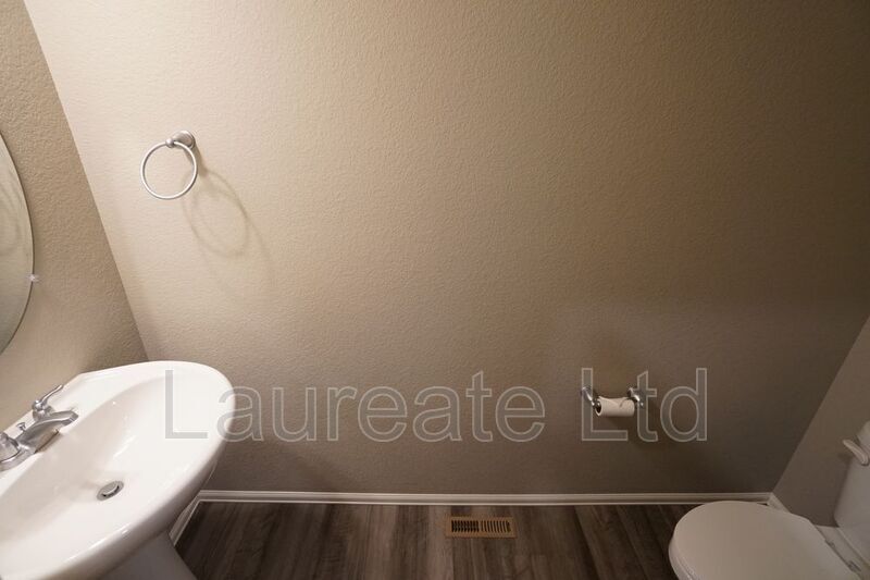 Building Photo - 11755 Lovegrass Dr