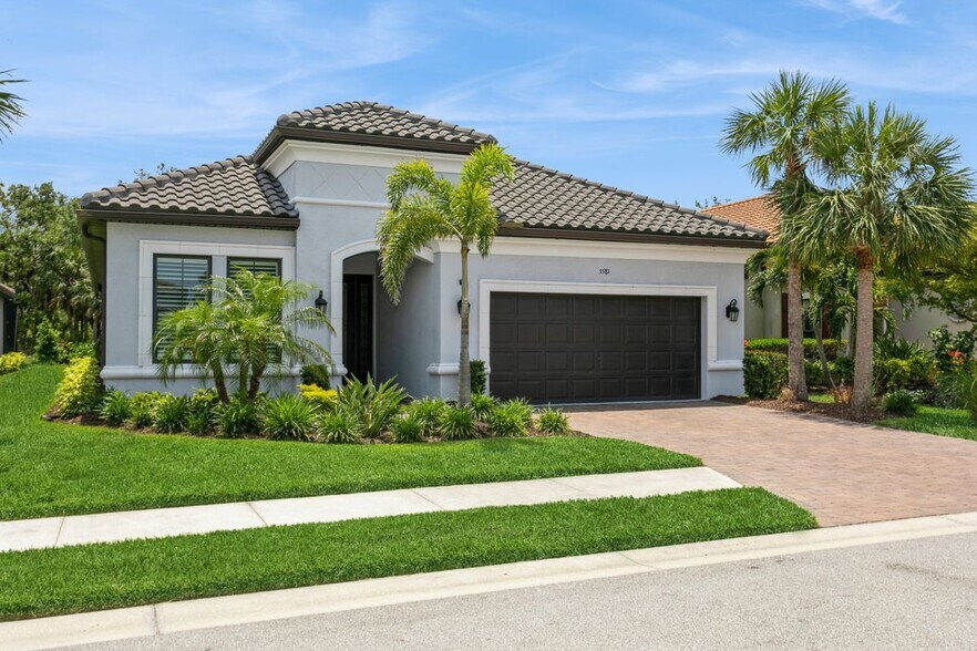 Primary Photo - 5581 Piccolo St