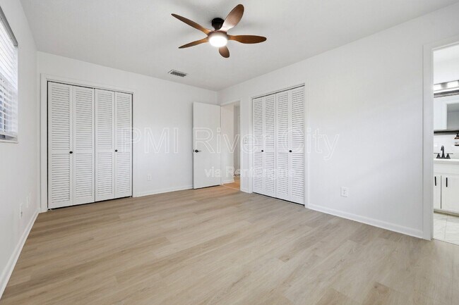 Building Photo - 2860 Cedarcrest Dr
