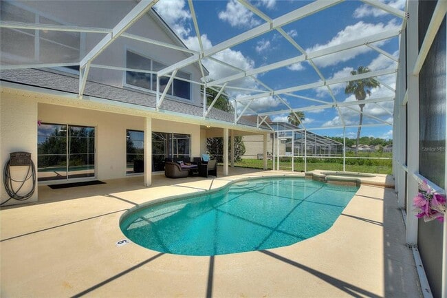 Building Photo - 546 Windsor Pl