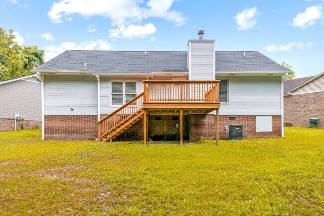 Building Photo - 3 Bed, 2 Bath Home with a Backporch Perfect for Watching Sunsets