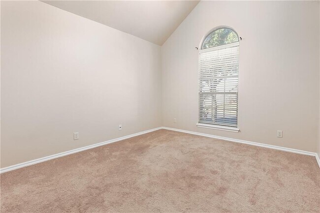 Building Photo - 17024 Woodvine Dr