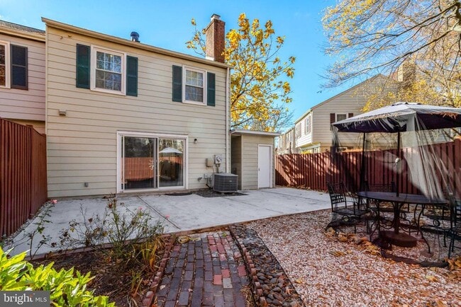 Building Photo - 6576 Yadkin Ct