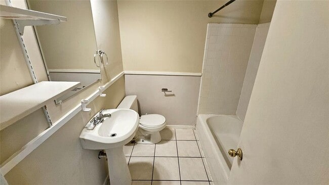 Building Photo - 4304 N Libby Ave