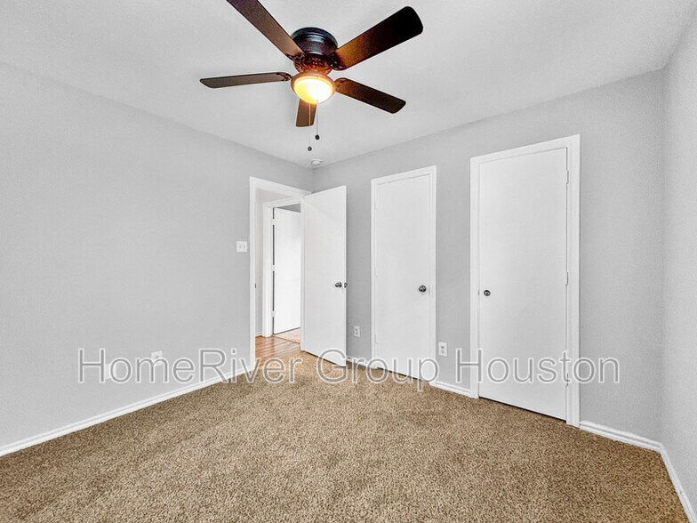 Building Photo - 4311 Amaryllis Ave
