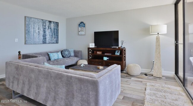 Building Photo - 1301 1st St S