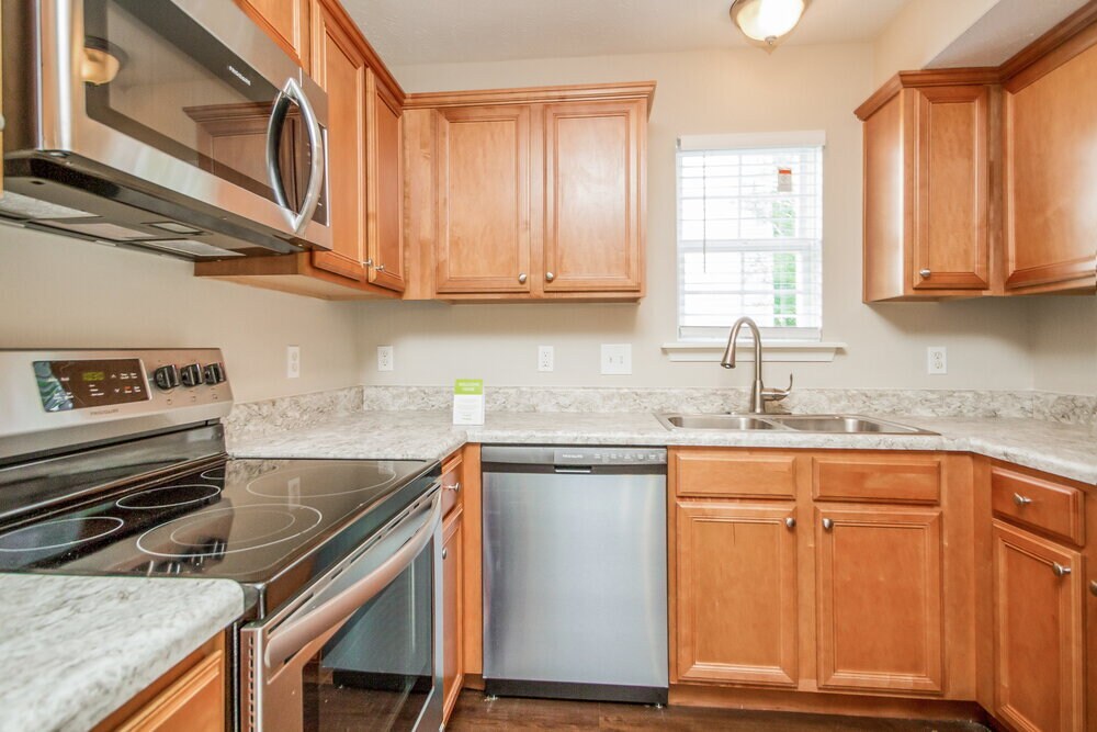 Building Photo - 1031 Tom Hailey Blvd