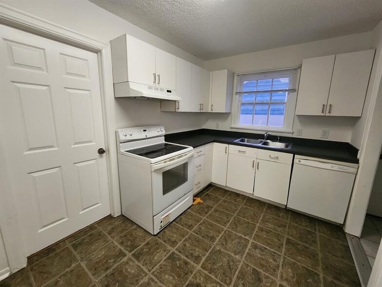 Building Photo - 4505 Avenue A