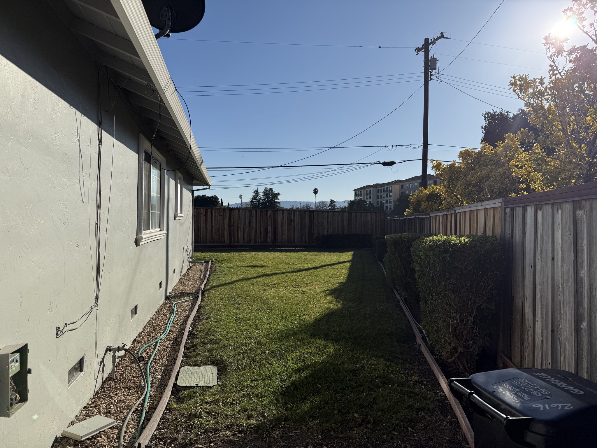 Building Photo - 2616 Kitsap Ct