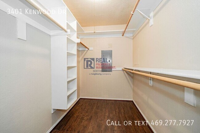 Building Photo - 3401 Kenwood Dr