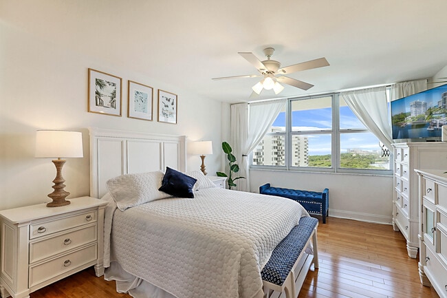 Building Photo - 2121 N Ocean Blvd