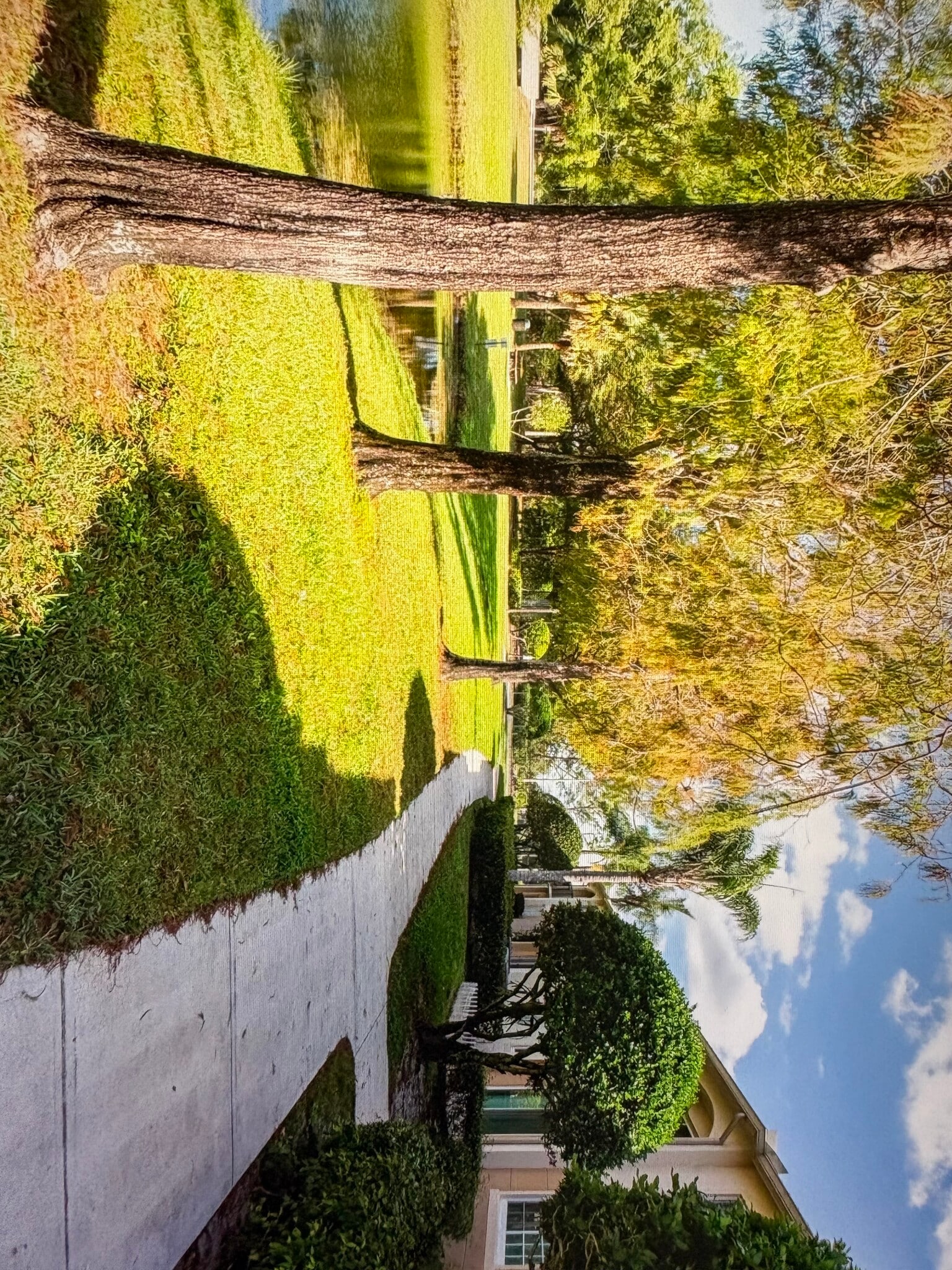 Building Photo - 900 Crestwood Ct S