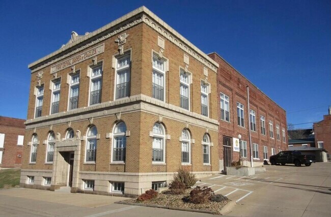 Primary Photo - 407 Blondeau St