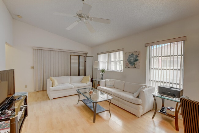 Building Photo - 8089 Springtree Rd
