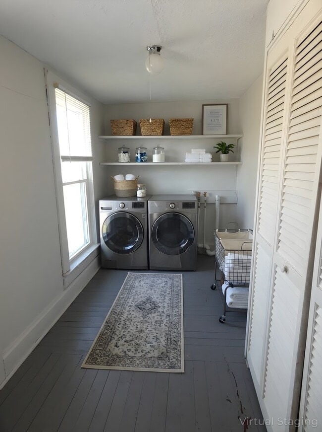 Building Photo - 324 Grace St