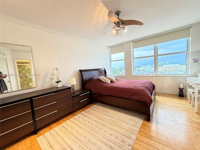 Building Photo - 888 Intracoastal Dr