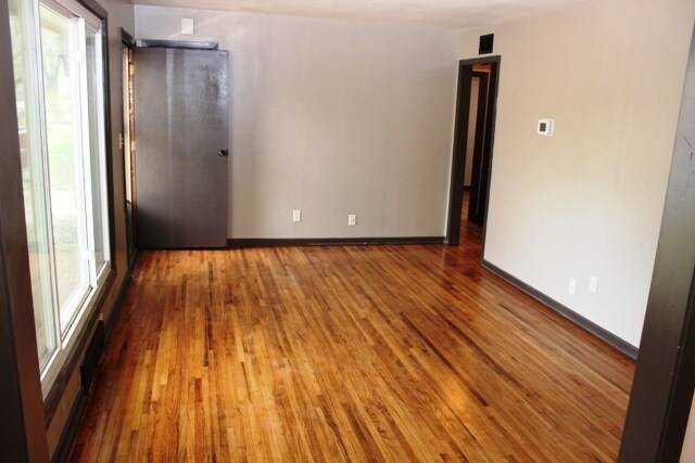 Building Photo - 1251 N Woodlawn Blvd