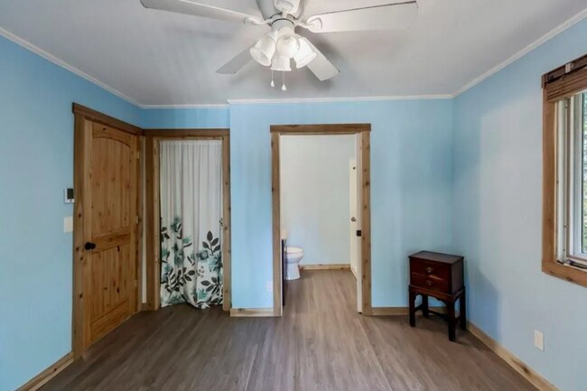 Building Photo - Beautiful and Spacious! Upgraded Multi-level Retreat with Lake Access, Golf, and Resort- Style Am...