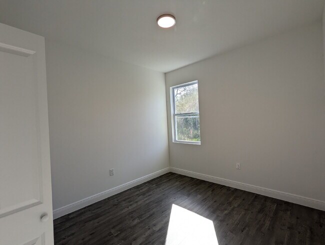 Building Photo - Beautiful and Secluded Poinciana Home for Rent