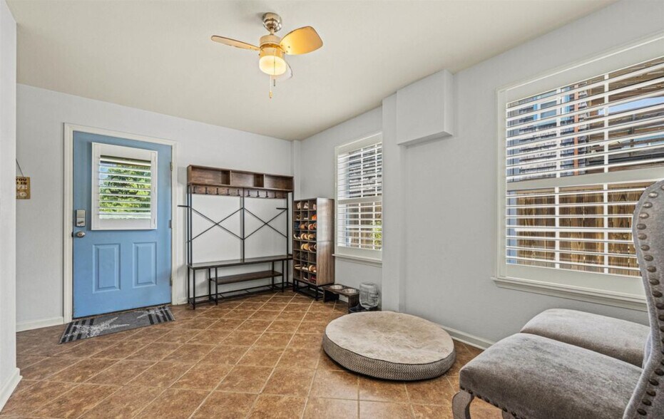 Building Photo - 102 Craigy Ct