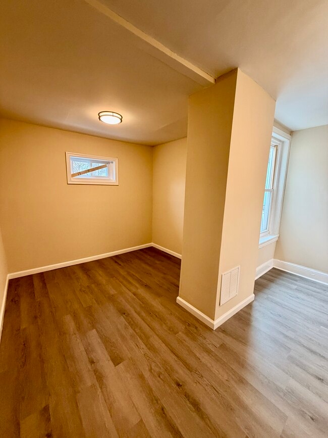 Building Photo - 1920 Brunner St