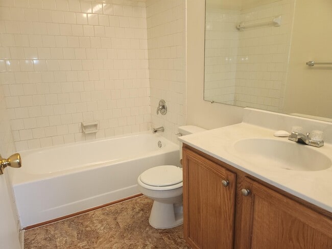 Building Photo - 8212 Londonderry Ct