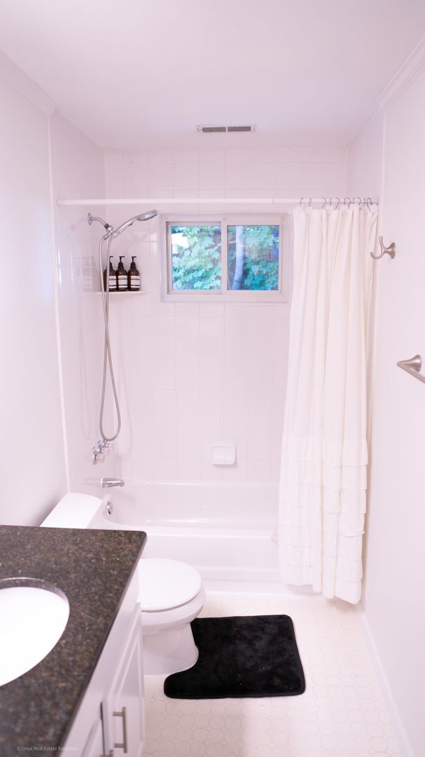 Building Photo - Fully Furnished Ranch Home in Birmingham, MI w/ All Utilities Included