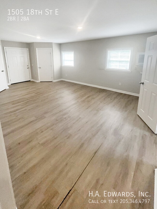 Building Photo - 1505 18th E St